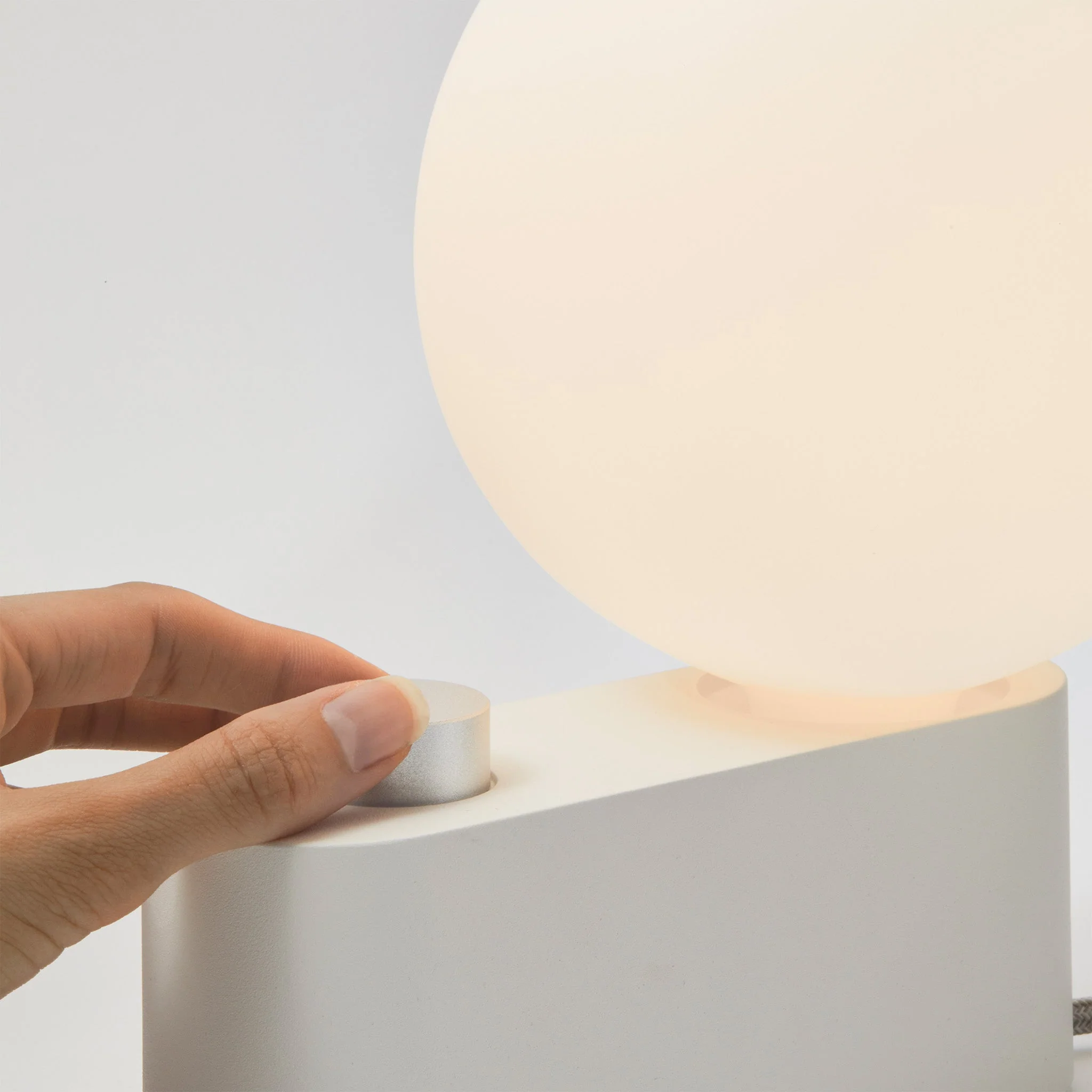 Alumina Multi-Use Lamp in Chalk - Image 6