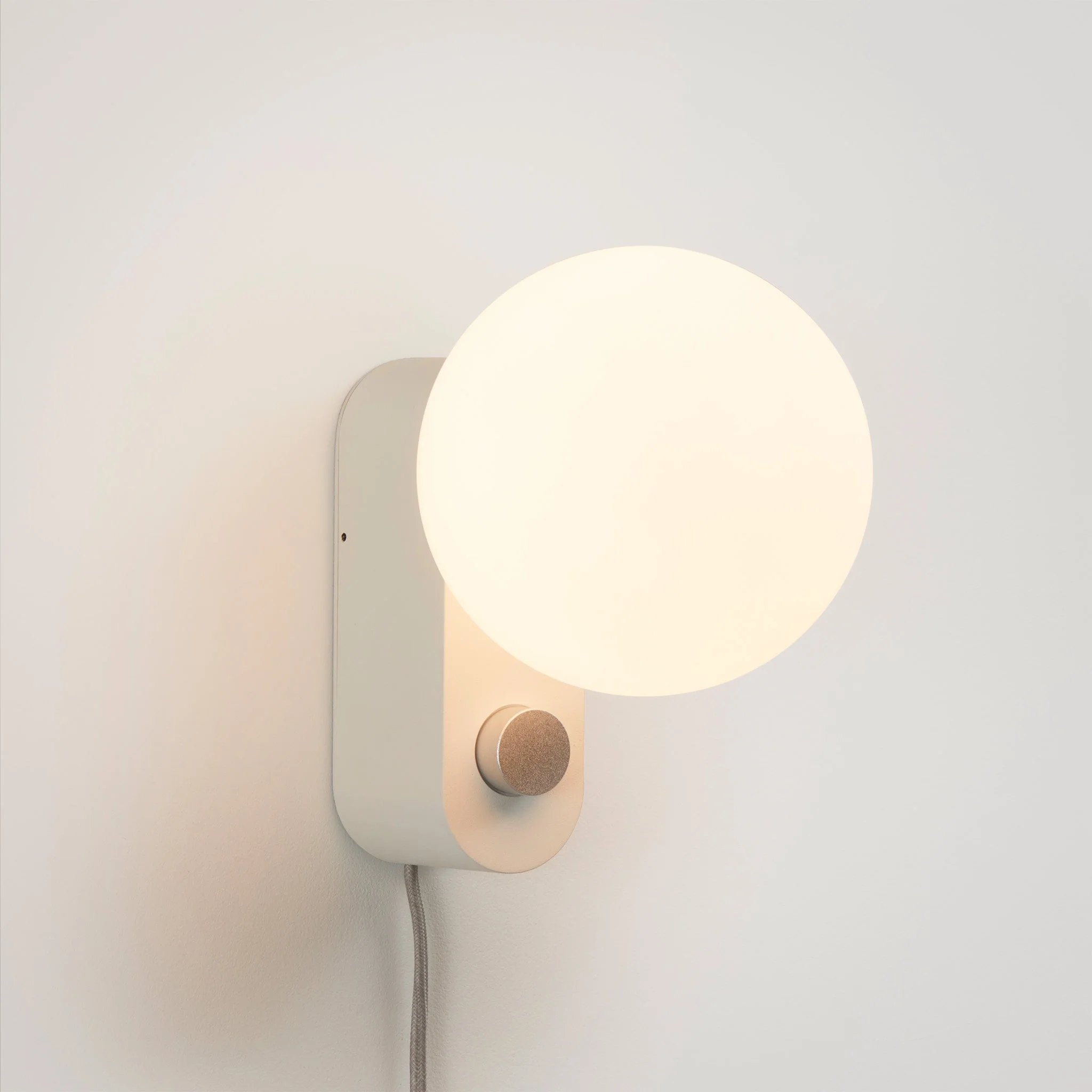 Alumina Multi-Use Lamp in Chalk - Image 7