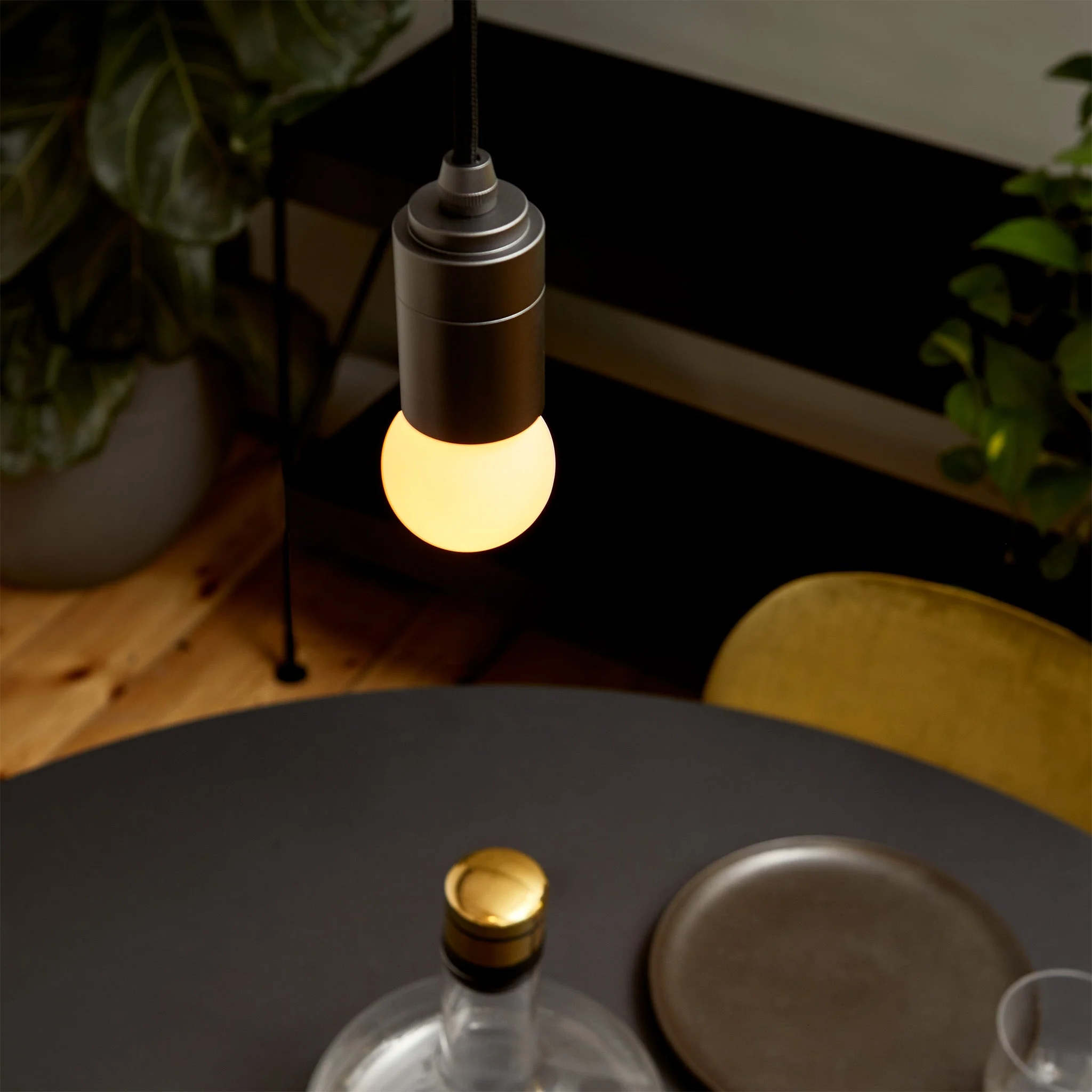 Sphere I E27 Dim-to-Warm LED Bulb - Image 3