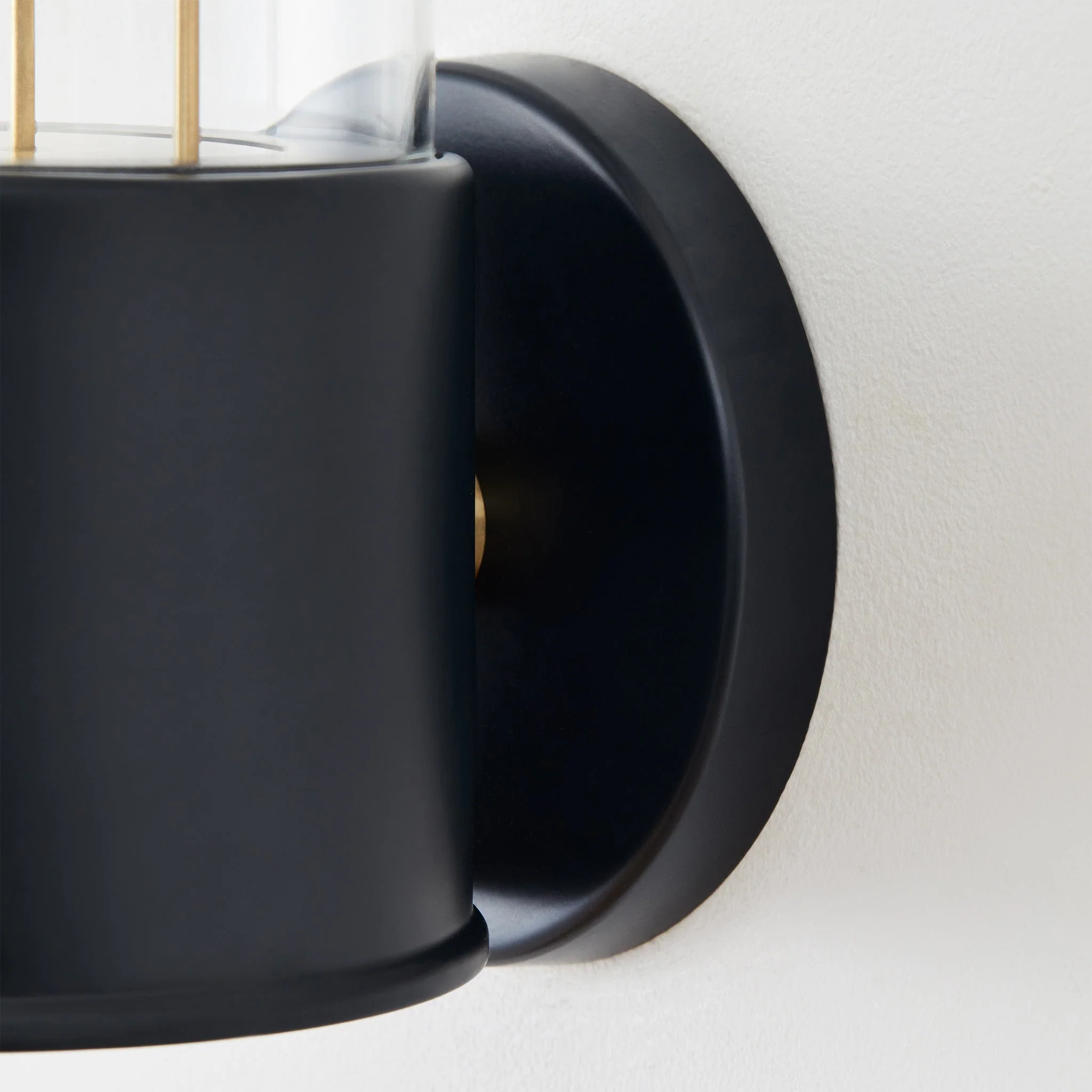 The Muse Wall Light in Hackles Black - Image 6